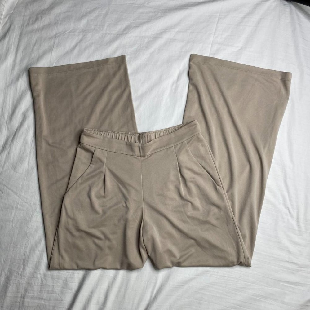 BCBGMaxazria Wide Leg Pull-on Flowy Pants - Stone color